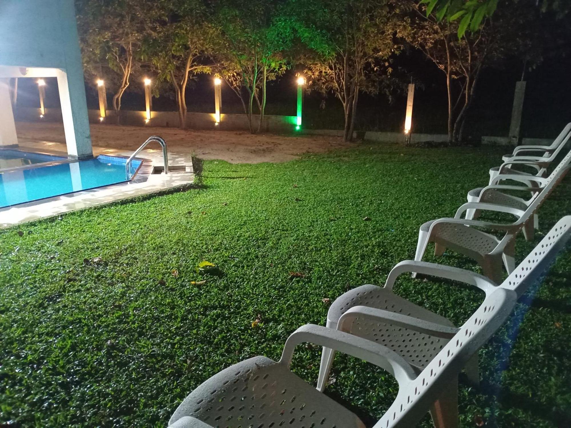 Queen'S Tower Grand Kurunegala Zewnętrze zdjęcie